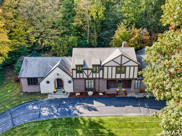 14 Tulip Tree Lane, Woodbridge, CT 06525