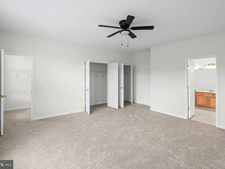 1670 Mohegan Dr #B — Photo 22