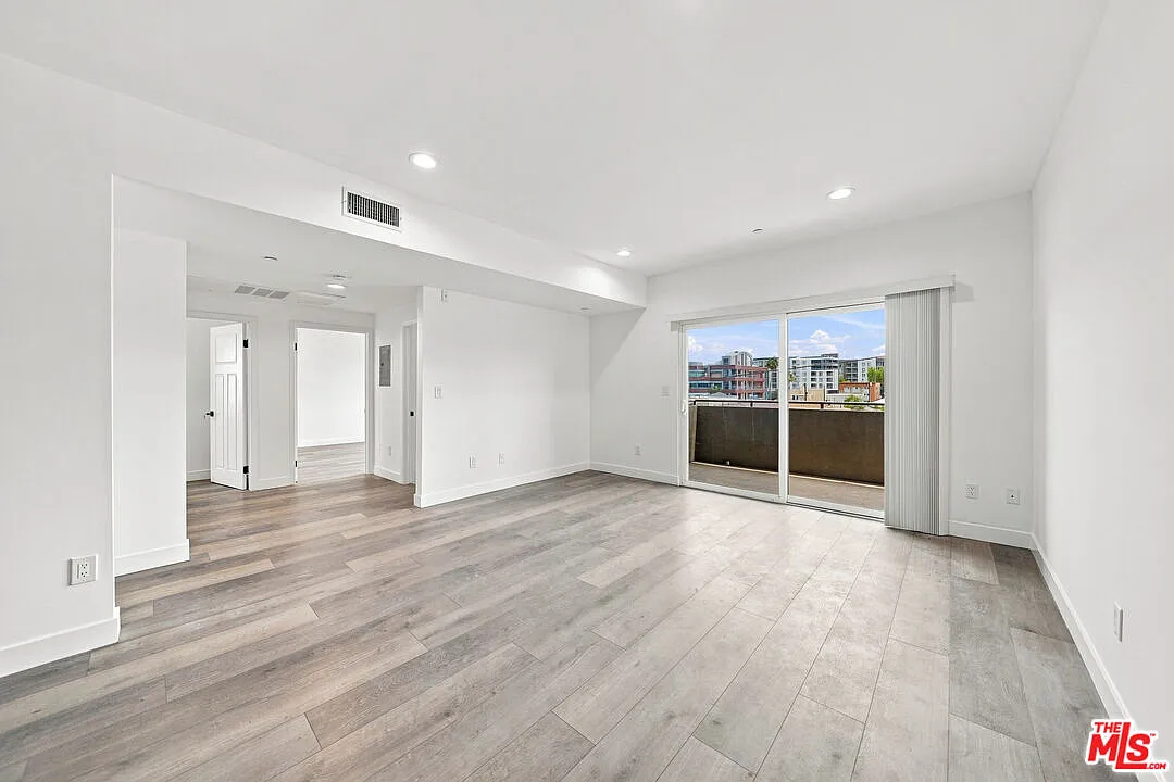 2 bed, 2.0 bath, 1200 sqft, $2,800 — Photo 1