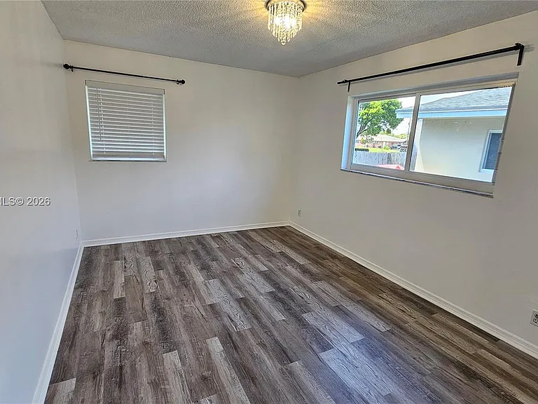 117 NW 11th Ave — Photo 9