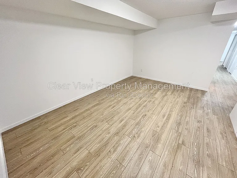 5 Laval Ct W #LOWER LEVEL — Photo 11