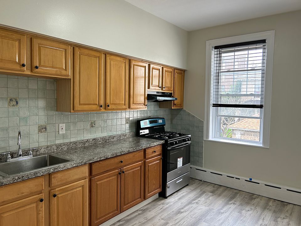 1st image of 536 44th St Floor 2