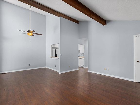 3rd image of 885 Lionsgate Dr