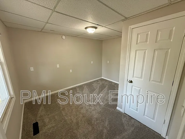 316 N Sherman Ave — Photo 6
