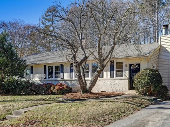 2503 Shady Lawn Dr, Greensboro, NC 27408