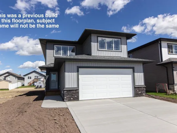 224 W Augustus Way, Penhold, AB T0M 1R0