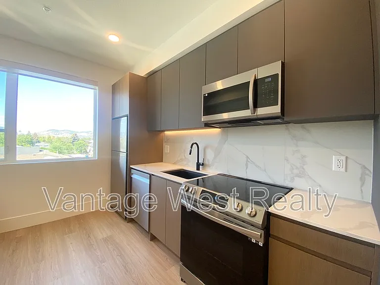 720 Klo Rd #413 — Photo 3