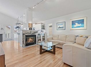 143 S Prestwick Lndg SE, Calgary, AB T2Z 3S4