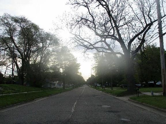 5th image of 715 W Henry St