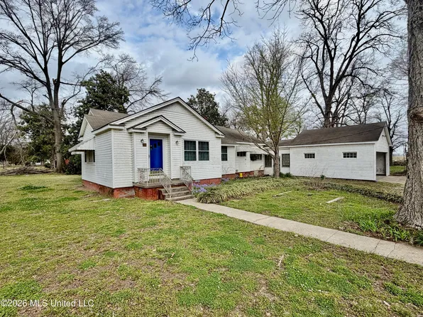 405 E Preston St, Benoit, MS 38725