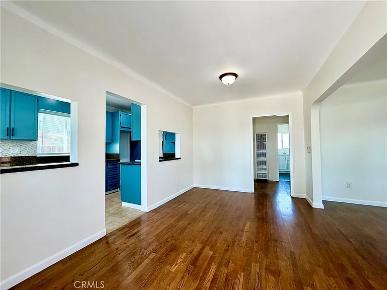 3011 Delta Ave — Photo 2