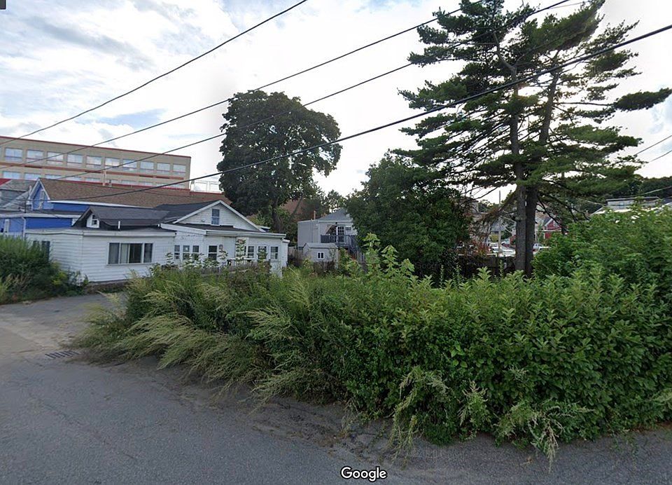 2nd image of 33-35 Avalon St