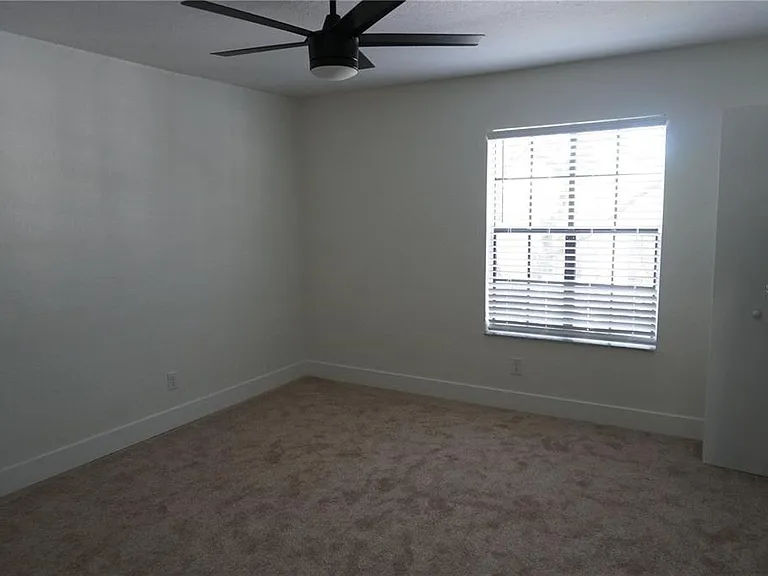 2404 Brigadoon Dr — Photo 15