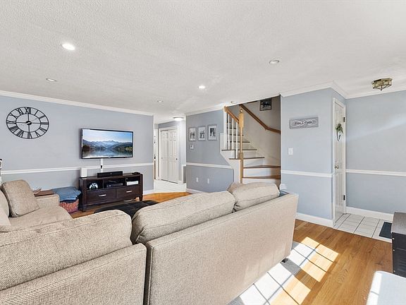 3rd image of 112 Cocasset St APT 3