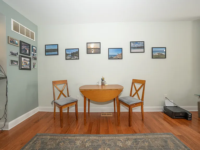 1916 S Alder St — Photo 10
