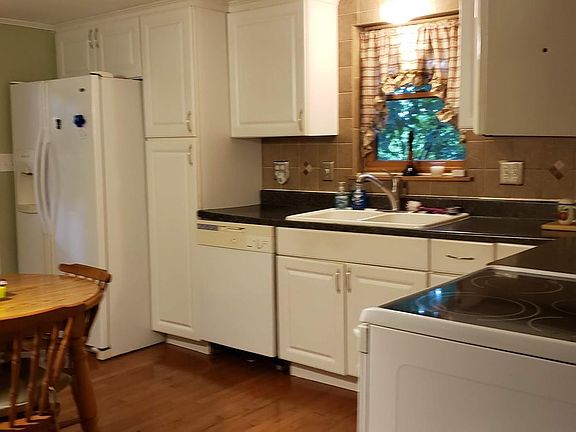 5th image of 11 Terrace Ave