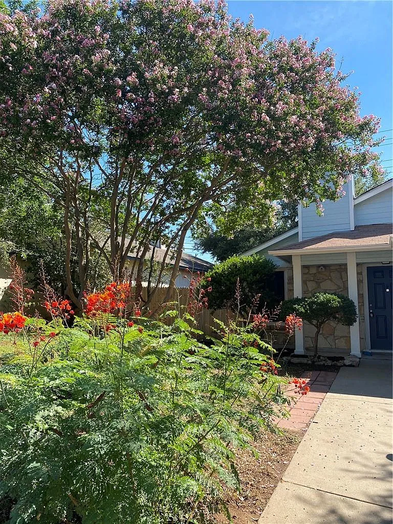 2 bed, 2.0 bath, 1023 sqft, $1,950 — Photo 2