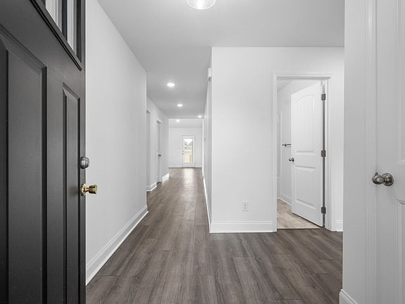 4th image of 1360 Harmon Ln