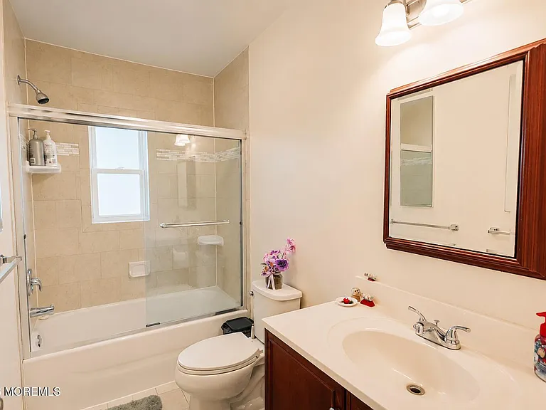 837 Forest Ave — Photo 6