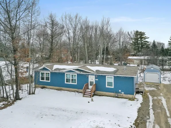 558 Countryside Ln, Oconto Falls, WI 54154