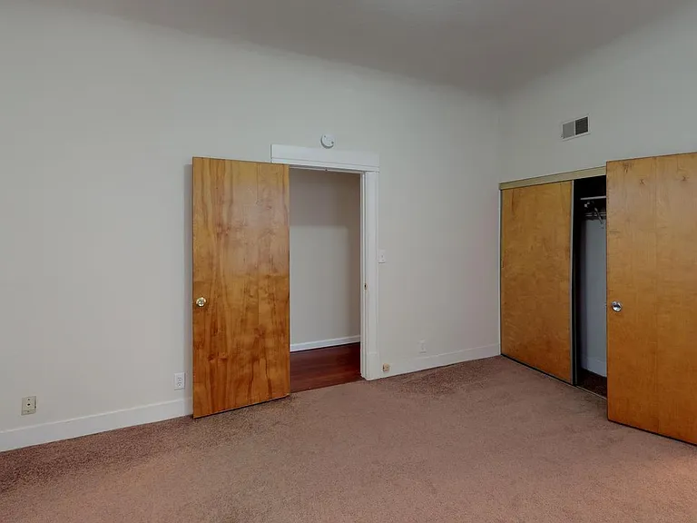 1023 Magnolia St — Photo 9