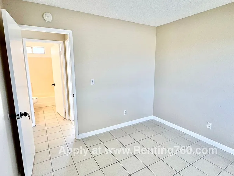 6772 Maude Adams Ave — Photo 16