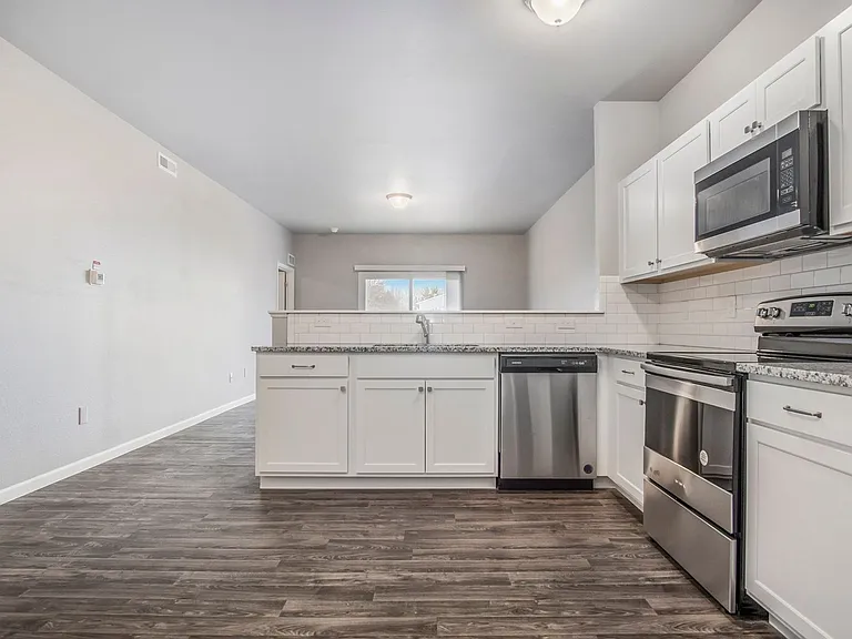 611 W Marion St #8 — Photo 5