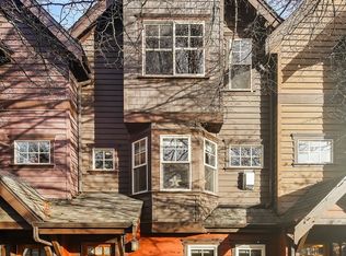 9602 Roosevelt Way NE, Seattle, WA 98115