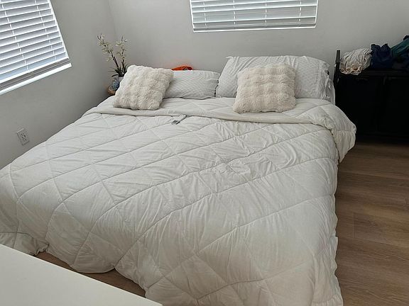 5th image of 817 Tyler St APT 11