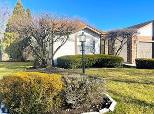 542 Lyon Dr, Buffalo Grove, IL