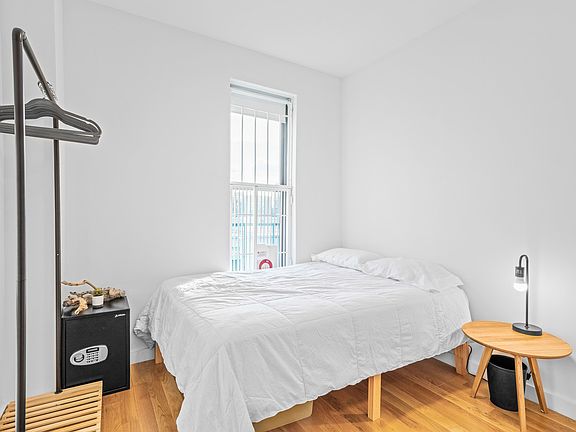 4th image of 340 Clifton Pl #4D