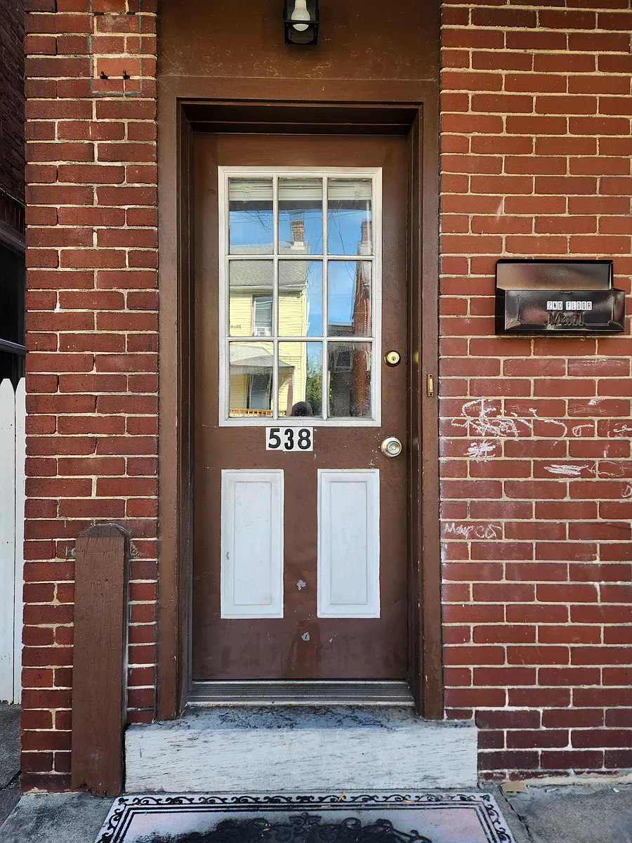 Building Photo - 538 N 10th St #2