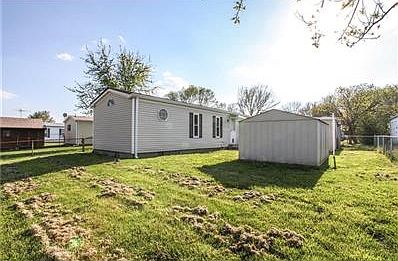 Plenty of yard to play in, garden or pet friendly space