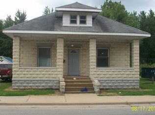 519 E Walnut St, Watseka, IL 60970