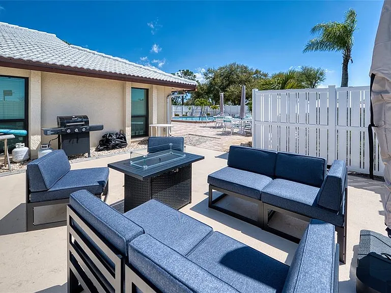 76 Sandstone Cir — Photo 26