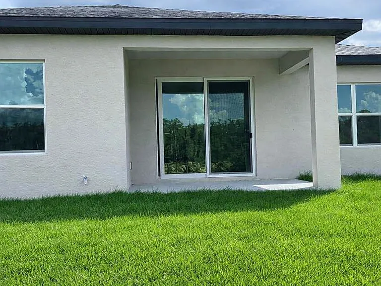 460 Westchester Dr — Photo 23