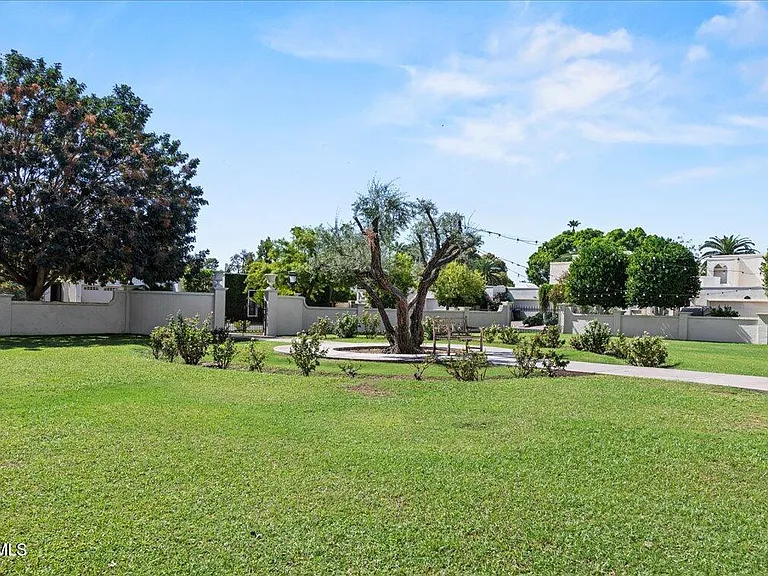 4327 N 69th Way — Photo 38
