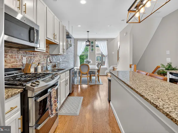 1449 Trafalgar Ln, Frederick, MD 21701