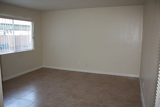 4th image of 4329 E 55th St APT C