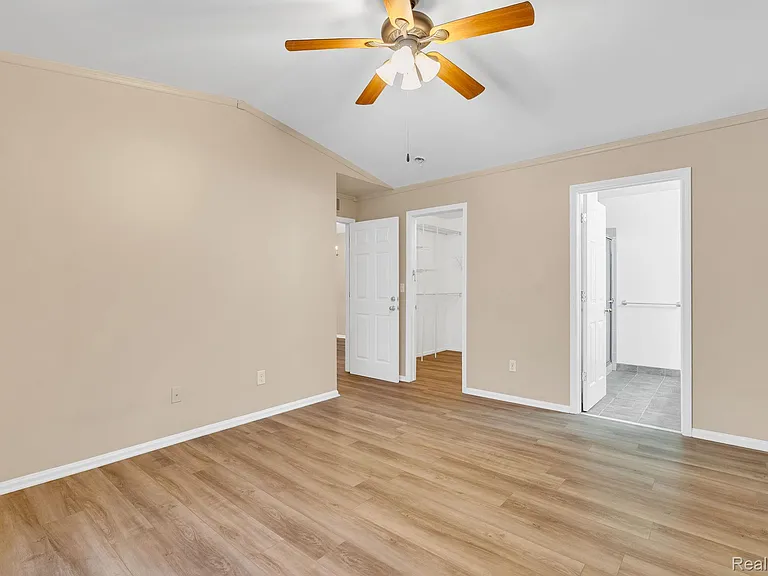 8208 Chesapeake Cir — Photo 23