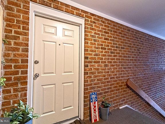 4th image of 414 Aurora St #414