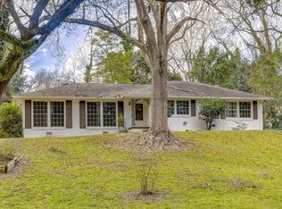 212 McAuley Dr, Vicksburg, MS 39183