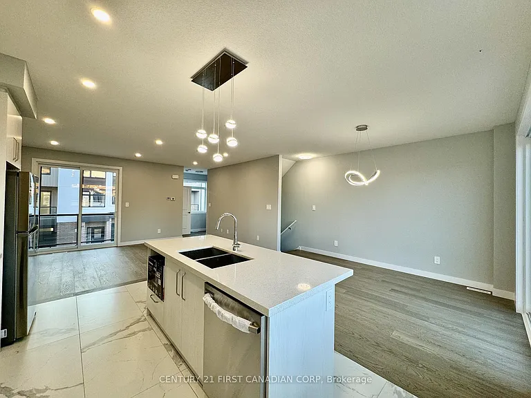 349 Southdale Rd E #26 — Photo 7