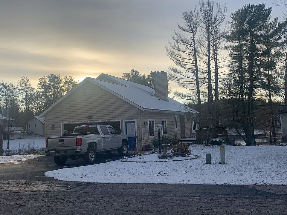 1st image of 1703 Grays Ln