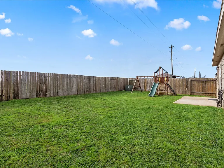1323 Pease River Ln — Photo 29
