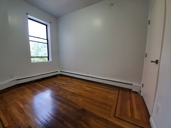 5th image of 32 Gifford Ave #45E