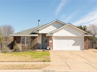 1102 Chesapeake Ln, College Station, TX 77845