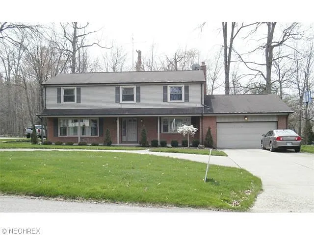 8654 Squirrel Hill Dr NE photo 1