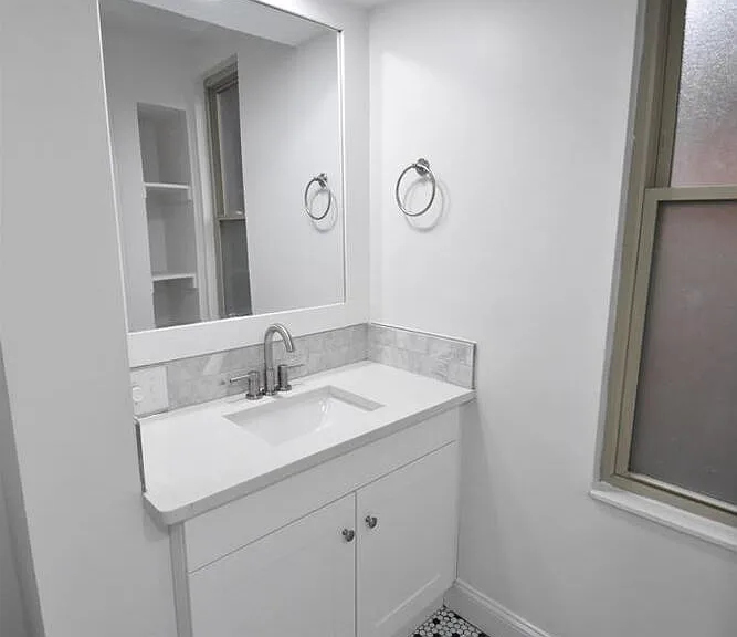 410 W 1st Ave — Photo 28