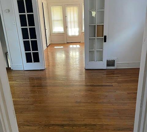 2nd image of 3711 Alberta St